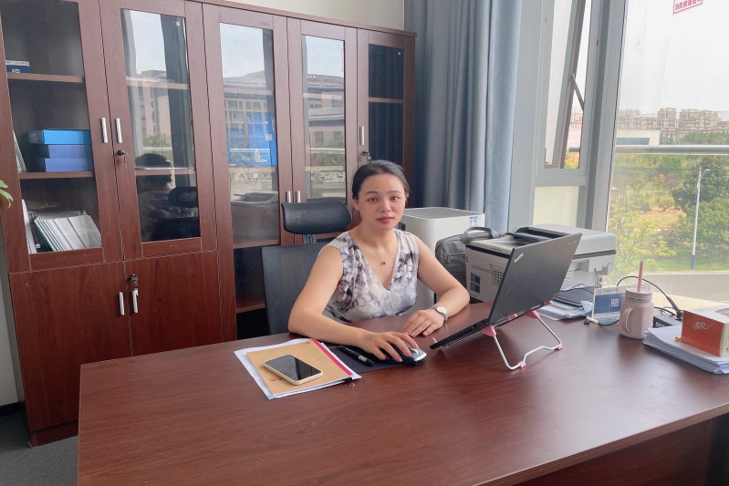 骆琼.jpg 骆琼.jpg