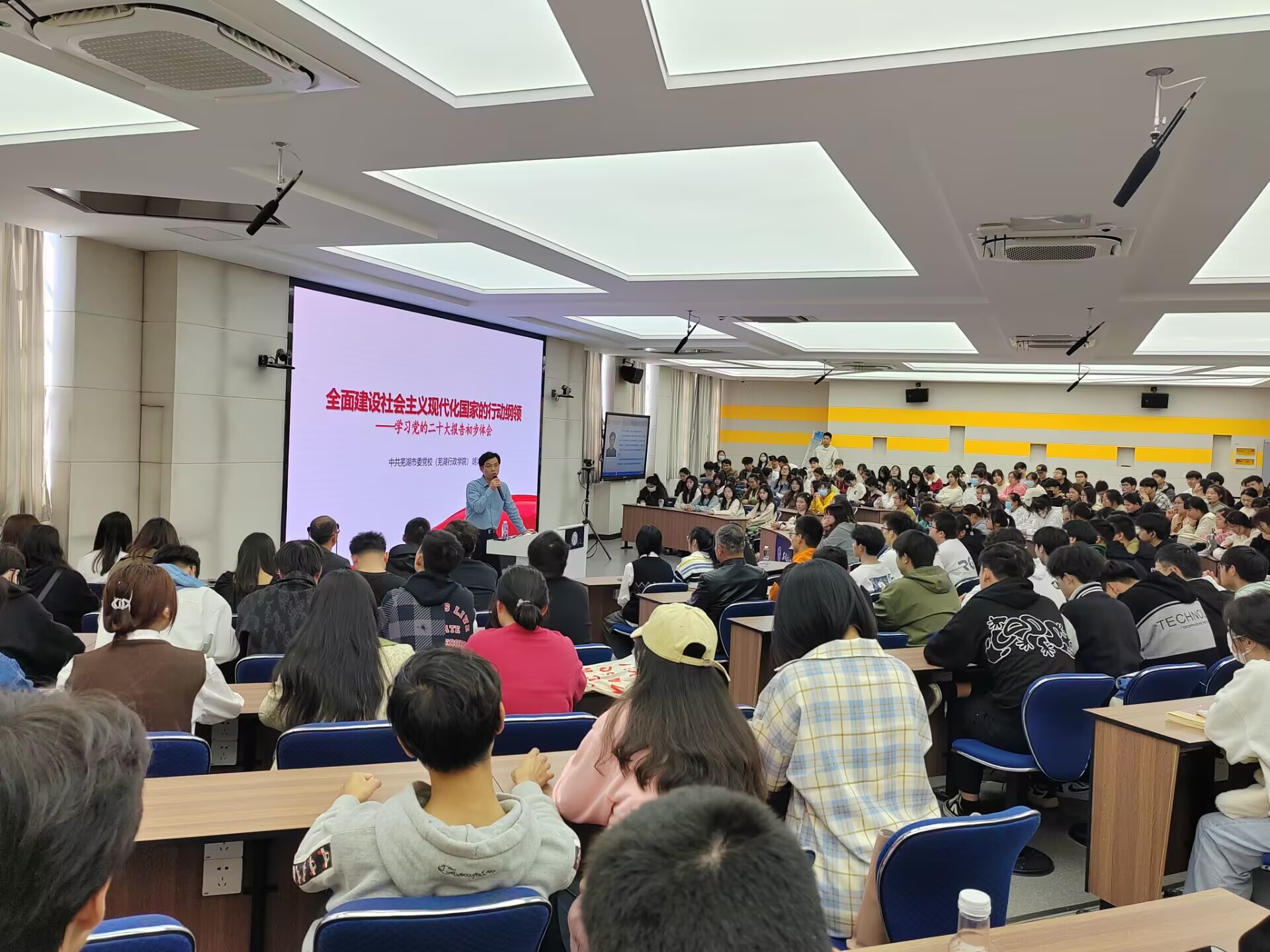 73CDA887F170135B406E6BE56A1BB84E.jpg 73CDA887F170135B406E6BE56A1BB84E.jpg